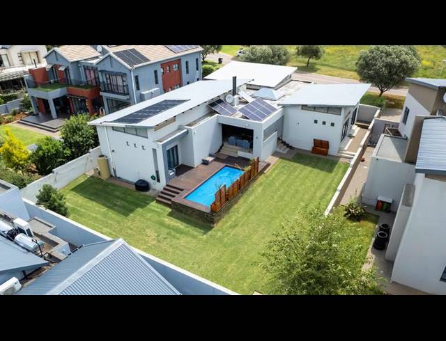 3 BEDROOM HOUSE FOR SALE IN COPPERLEAF ESTATE